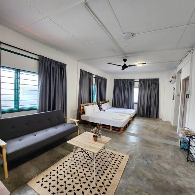 Town Centre-retro 4pax Apartment